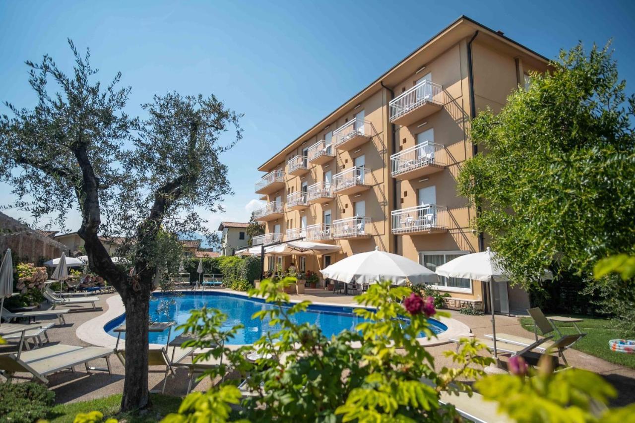 Hotel Romeo Torri Del Benaco Εξωτερικό φωτογραφία