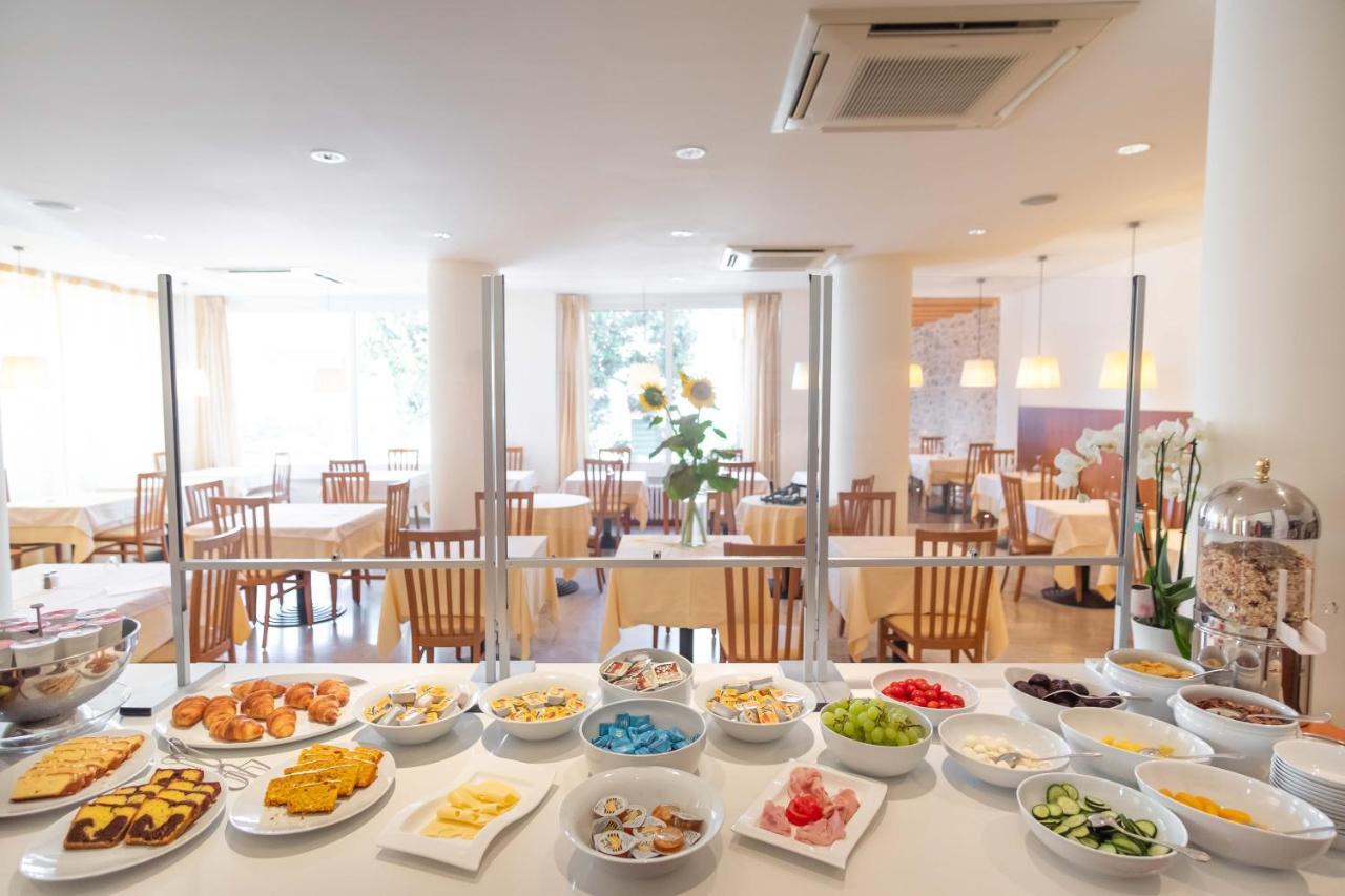 Hotel Romeo Torri Del Benaco Εξωτερικό φωτογραφία