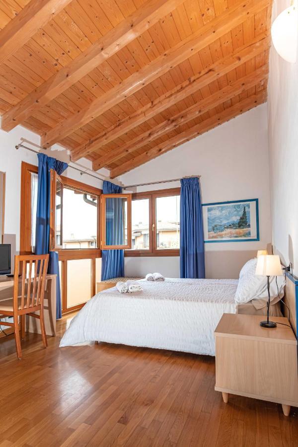 Hotel Romeo Torri Del Benaco Εξωτερικό φωτογραφία