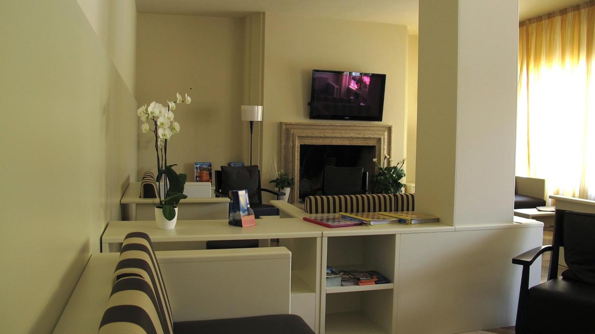 Hotel Romeo Torri Del Benaco Εξωτερικό φωτογραφία